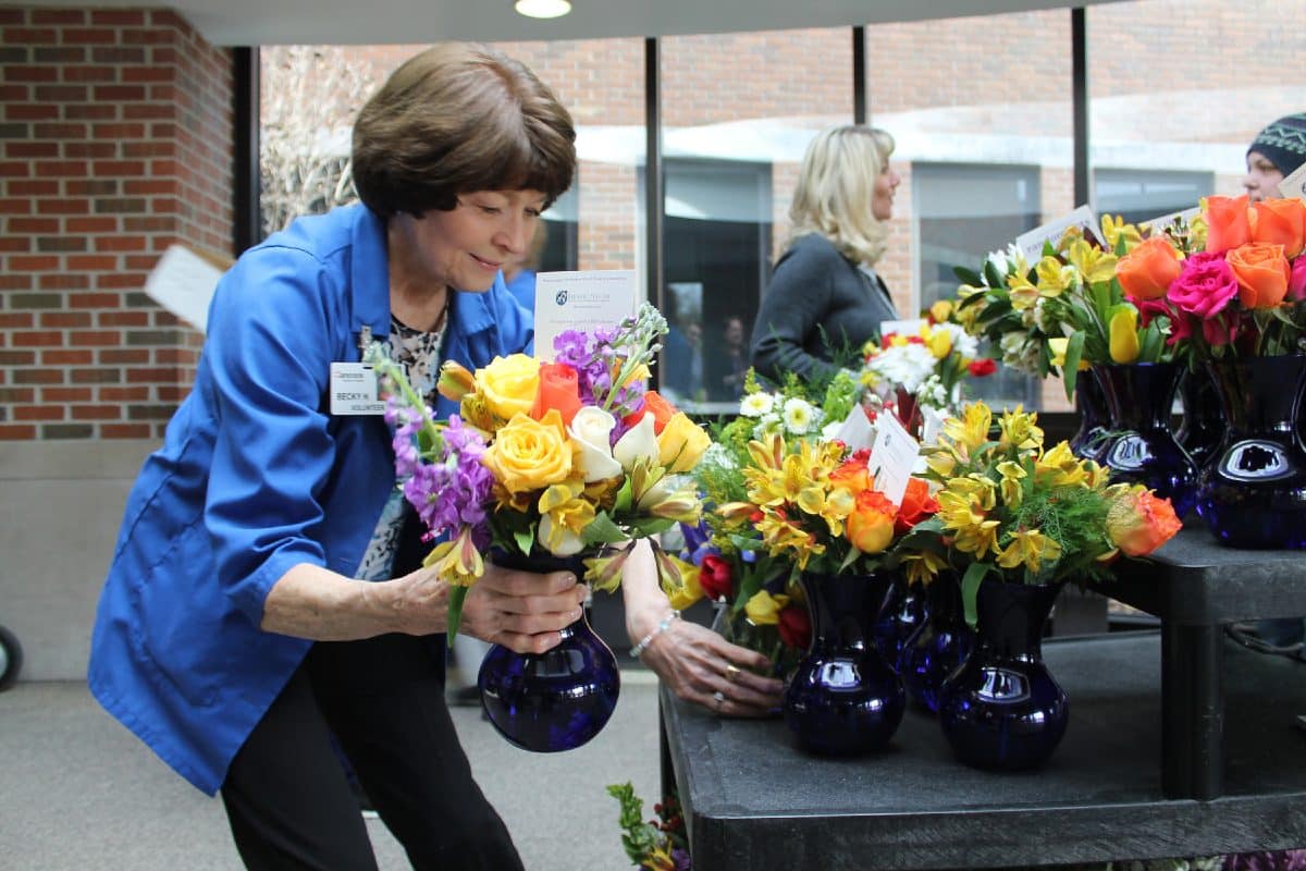 Donation of flowers for corporate social responsibility on incentive travel program