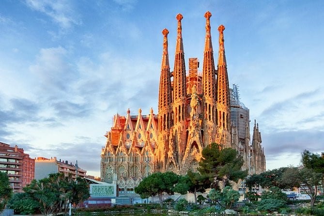 Antoni Gaudi's Famous Basilica, La Sagrada Familia